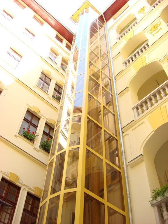 Jokai Apartment